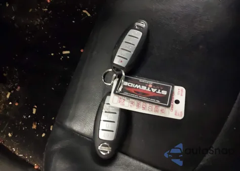 2014 Nissan Pathfinder Hybrid Platinum z USA, uszkodzony, nr VIN 5N1CR2MM0EC644465